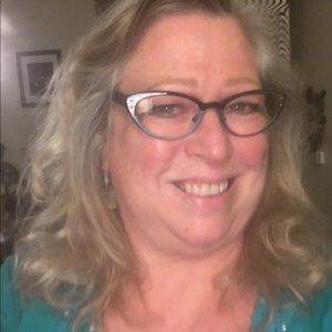 Meet your Posher, Elaine